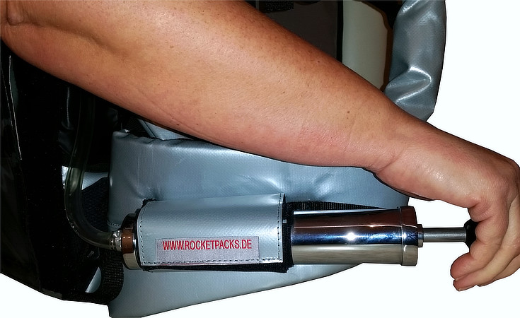 Bier-Rucksack mit Handpumpe für mobilen Getränkeausschank