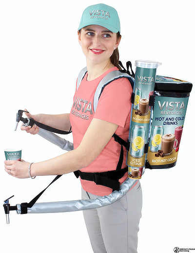 Doppeltank-Drinkrucksack mit zwei 5-Liter-Behältern und separaten Zapfhähnen für heiße und kalte Getränke.