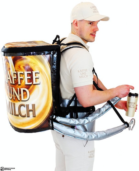 Doppeltank-Getränkerucksack 2 × 11 Liter für den getrennten Ausschank von Kaffee und Milch.