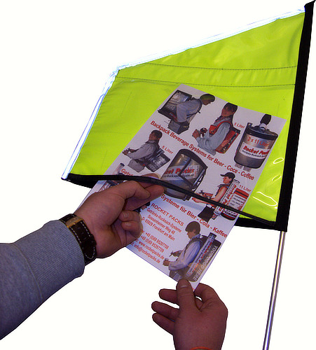 Promotionsfahne mit Teleskopstange und Folientasche für Getränkerucksack